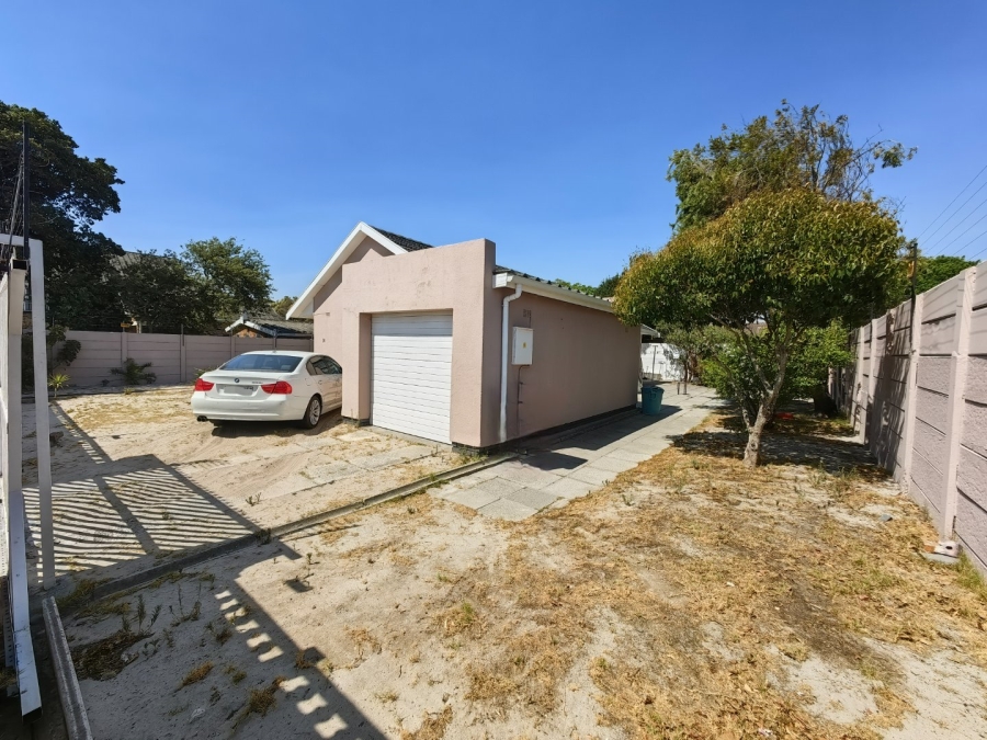 3 Bedroom Property for Sale in Belgravia Western Cape